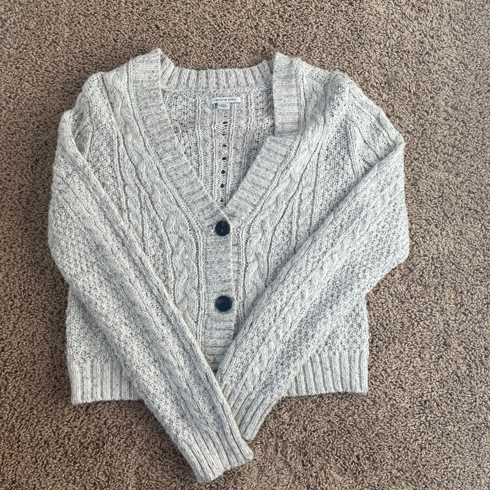 American eagle sweater with buttons